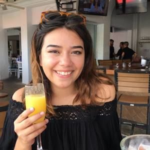 Meet your Posher, Rafaela